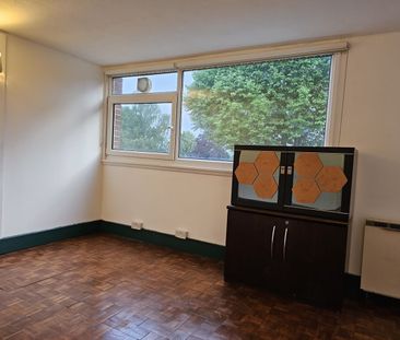 2 Bed Maisonette, Michaels Close, SE13 - Photo 3