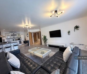 2 bedroom flat to rent - Photo 2