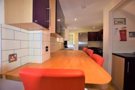 6 Bed Student House - 26 Knight Avenue - Photo 5