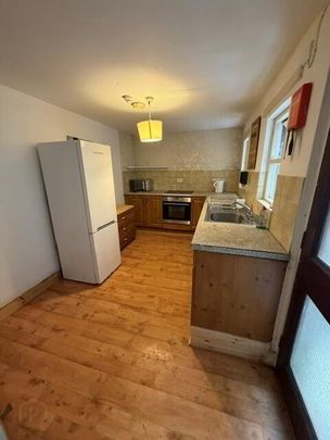 31 Stranmillis Road, Belfast, BT9 5AF - Photo 1