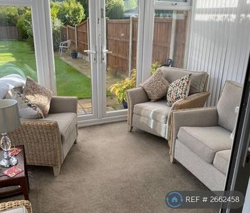 3 bedroom semi-detached house to rent - Photo 1