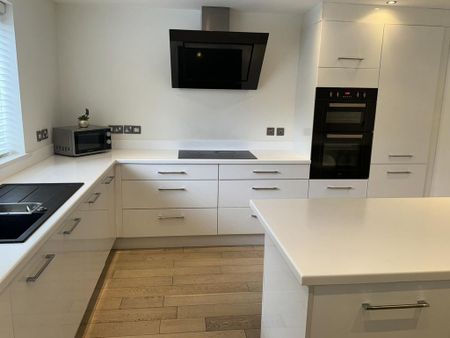 3 bedroom detached house to rent - Photo 4