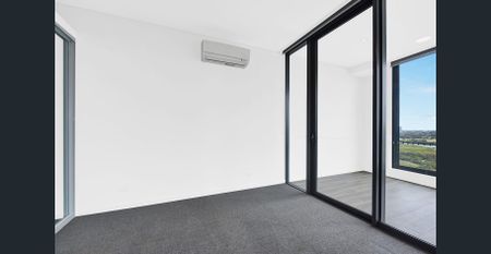 Attractive & Modern 2 Bedroom apartment with a View - Photo 2