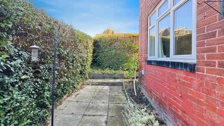 3 bedroom end of terrace house to rent - Photo 5