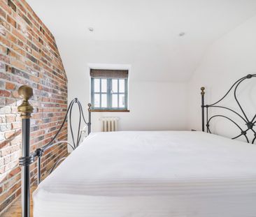 2 bedroom semi-detached house to rent - Photo 4