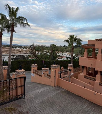 Apartment in Estepona, Costa del Sol - Photo 3