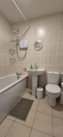 Apartment to rent in Dublin, Highfield Rd - Photo 2