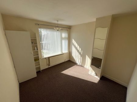 3 Bed Terraced House, Poitiers Road, CV3 - Photo 5