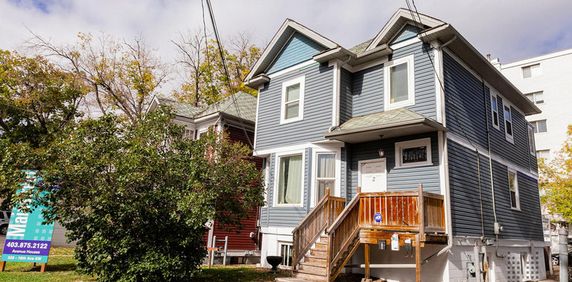 Avenue Houses - Photo 2