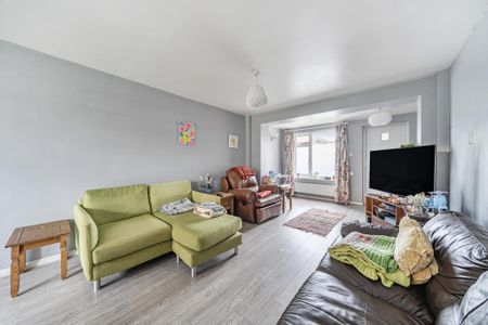 3 bedroom detached house to rent - Photo 2