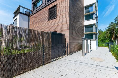 Grünruhelage! Traumhafte 3-Zimmer-Terrassenwohnung mit KFZ-Stellplatz im 14. Bezirk zu vermieten! - Foto 2