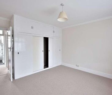 Old Park Road, London, Greater London, N13 - Photo 5