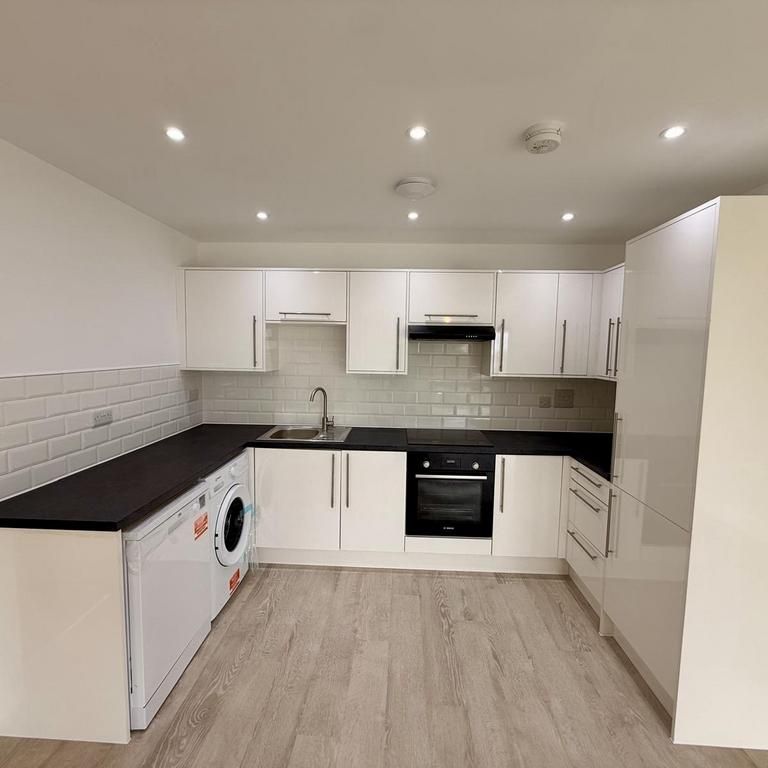 2 bedroom apartment to rent - Photo 1