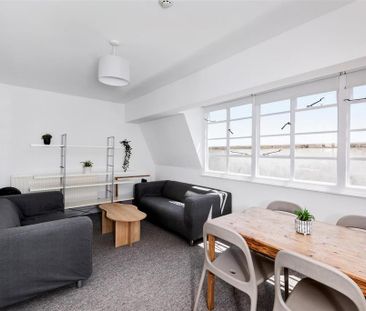 3 bedroom flat to rent - Photo 3