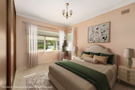 North-Facing Sanctuary Home Freshly White Walls Painted. - Photo 3