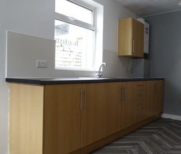 3 bedroom House To Let - Photo 6