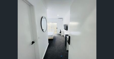Private Ensuite Room with Courtyard - All Bills & Internet Included | From $325/week - Photo 5