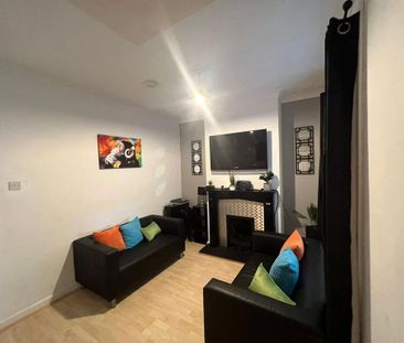 4 bedroom terraced house to rent - Photo 1