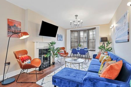 3 Bed Flat, East Street, BN1 - Photo 3