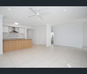 Beautiful Family Home In prime Location - Photo 4