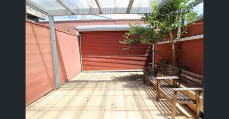 Prime location in Carlton - Photo 5