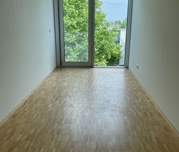 Charmante 3 Raum Wohnung im 2 Stock ohne Lift mit Balkon. Ein Tiefg... - Photo 4
