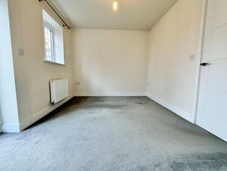 3 bedroom end of terrace house to rent - Photo 4