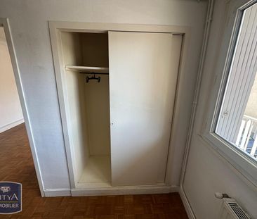 Location Appartement 2 pièces 48m² AGEN 47000 - Photo 5