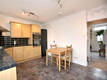 3 bedroom end of terrace house to rent - Photo 5