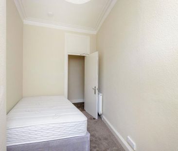 3 bedroom apartment to rent - Photo 6