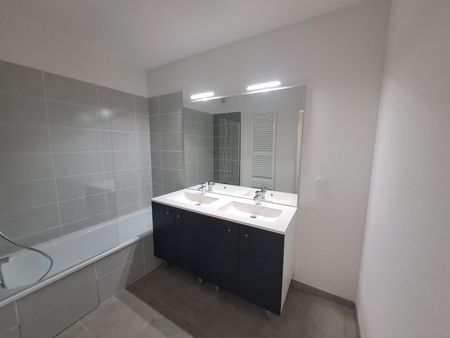 Location Appartement 3 pièces 64m² MONTRABE 31850 - Photo 3