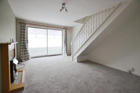 2 bedroom end of terrace house to rent - Photo 2