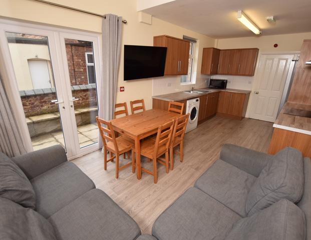 Teversal Avenue Room 4 - Photo 1