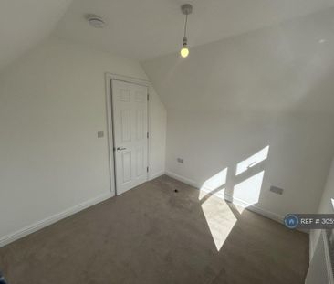 3 bedroom maisonette to rent - Photo 4