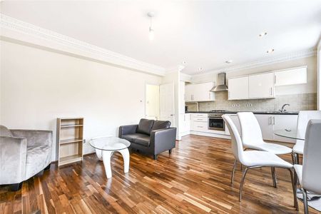 Excellent size 1 bedroom apartment in a central location, close to Oxford Street and Tottenham Court Road - Photo 5