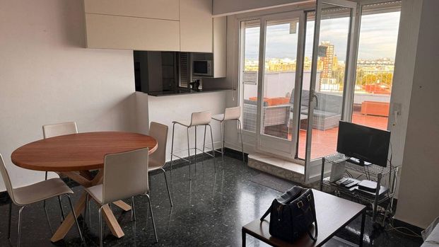 2 room luxury penthouse for rent in Valencia, Spain - Photo 1