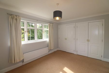 4 bedroom detached house to rent - Photo 5