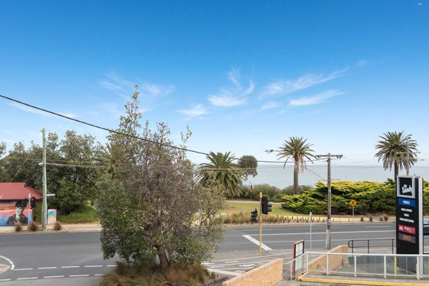 PRIME BAYSIDE LIVING IN THE HEART OF SANDRINGHAM - Photo 1