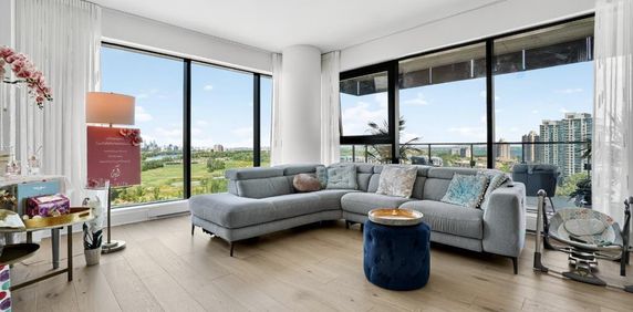 Prestigious 2025 condo for rent on Nun's Island Montreal / apartment - Photo 2