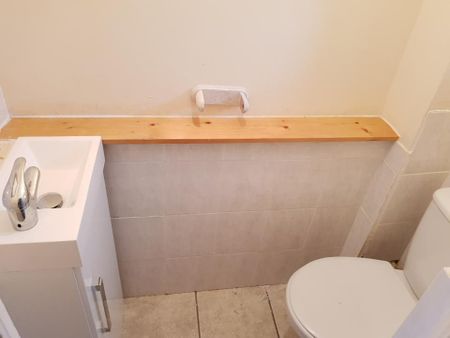 3 bedroom terraced house to rent - Photo 2