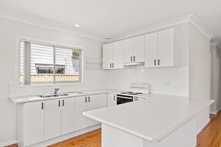 Charming home in heart of Empire Bay - Photo 4