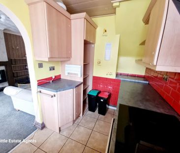 3 bedroom terraced house to rent - Photo 3