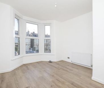 1 Bed Flat, Beechfield Road, SE6 - Photo 2