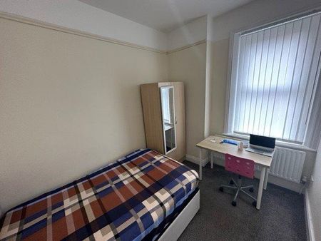 2 bedroom flat to rent - Photo 5