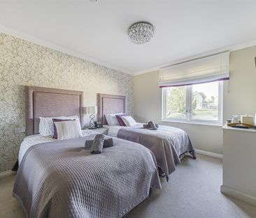 William Lodge, Malmesbury - Photo 6