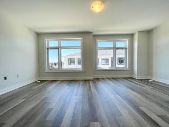 For Lease - 7 William Russell Lane, Richmond Hill, Ontario - Photo 1