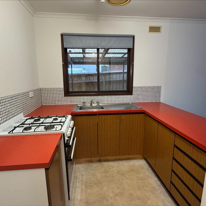 Step into your new homely and cozy haven - Photo 1