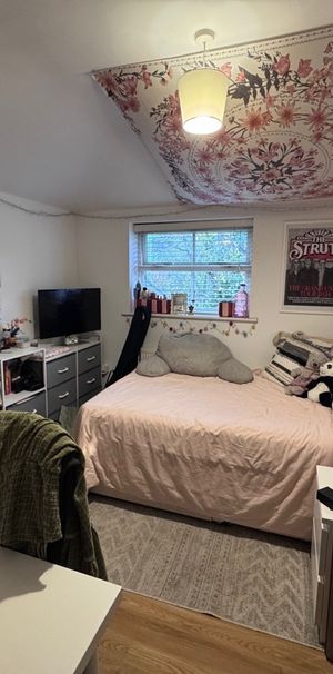 2 Bed Flat, Wetherell Place, BS8 - Photo 1