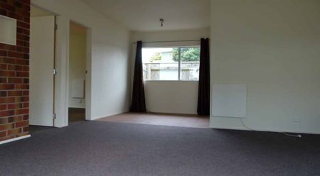 Two Bedroom in Waikanae Beach - Photo 2