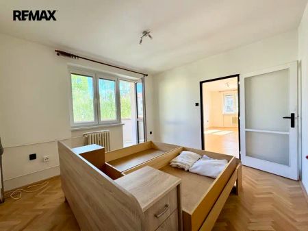 Podnájem cihlového bytu 2+1 s balkonem ve Vyškově - Photo 3
